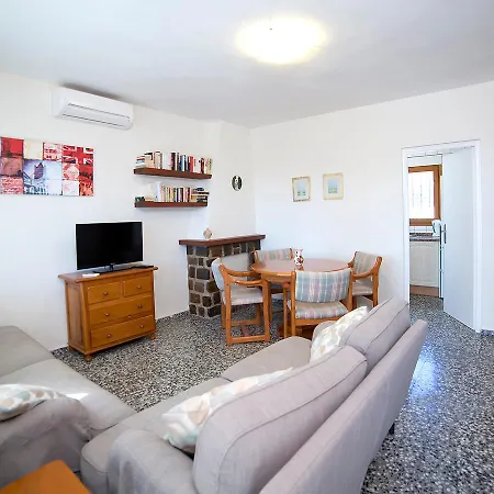 בית נופש Lina By Interhome *